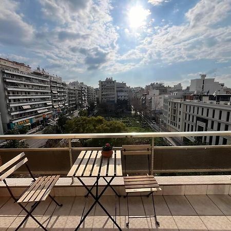 Maria'S Sunlit Apartment Pireo Esterno foto
