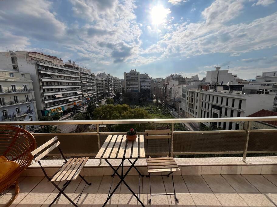 Maria'S Sunlit Apartment Pireo Esterno foto